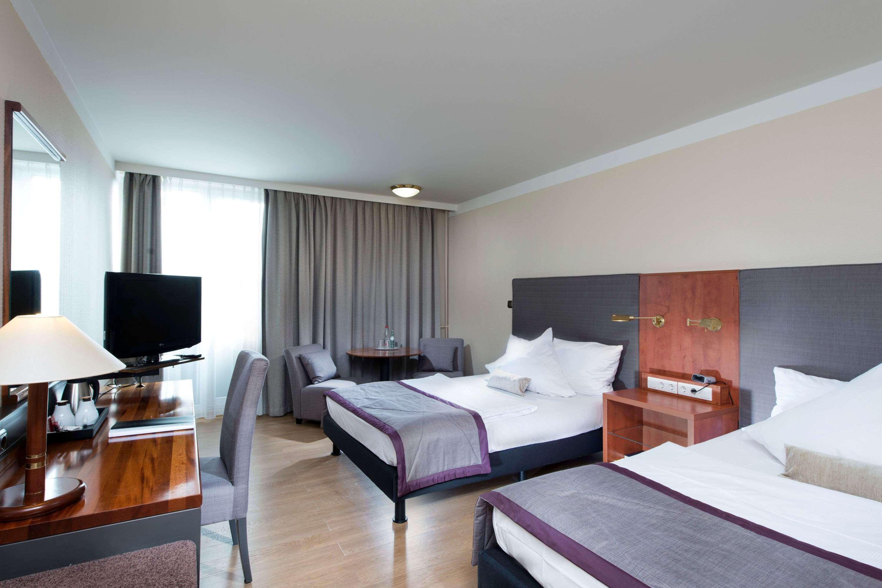 Hotel Wyndham Garden Kassel Esterno foto
