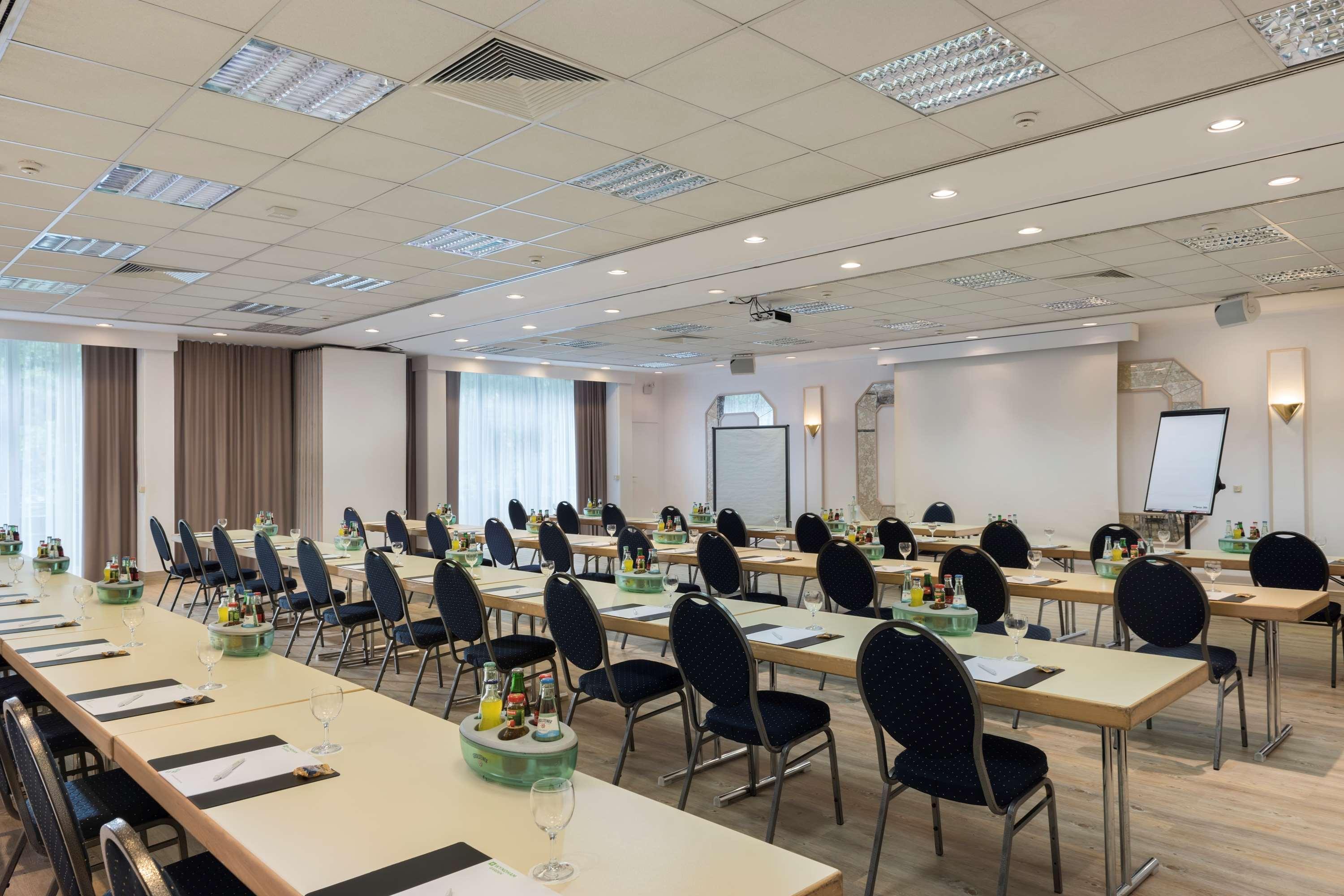 Hotel Wyndham Garden Kassel Affari foto